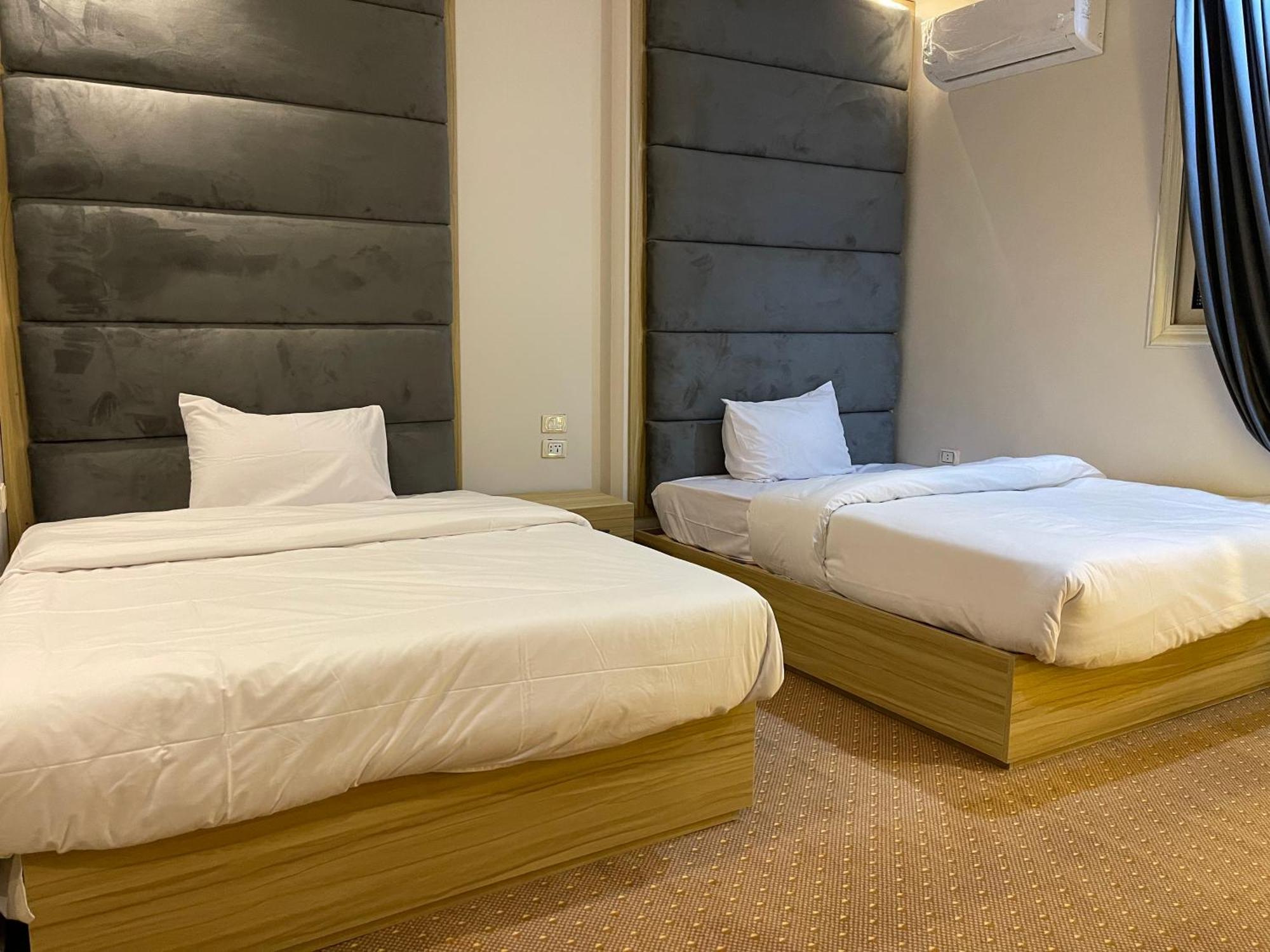 Royal Golden Pyramids Inn Giza Bagian luar foto