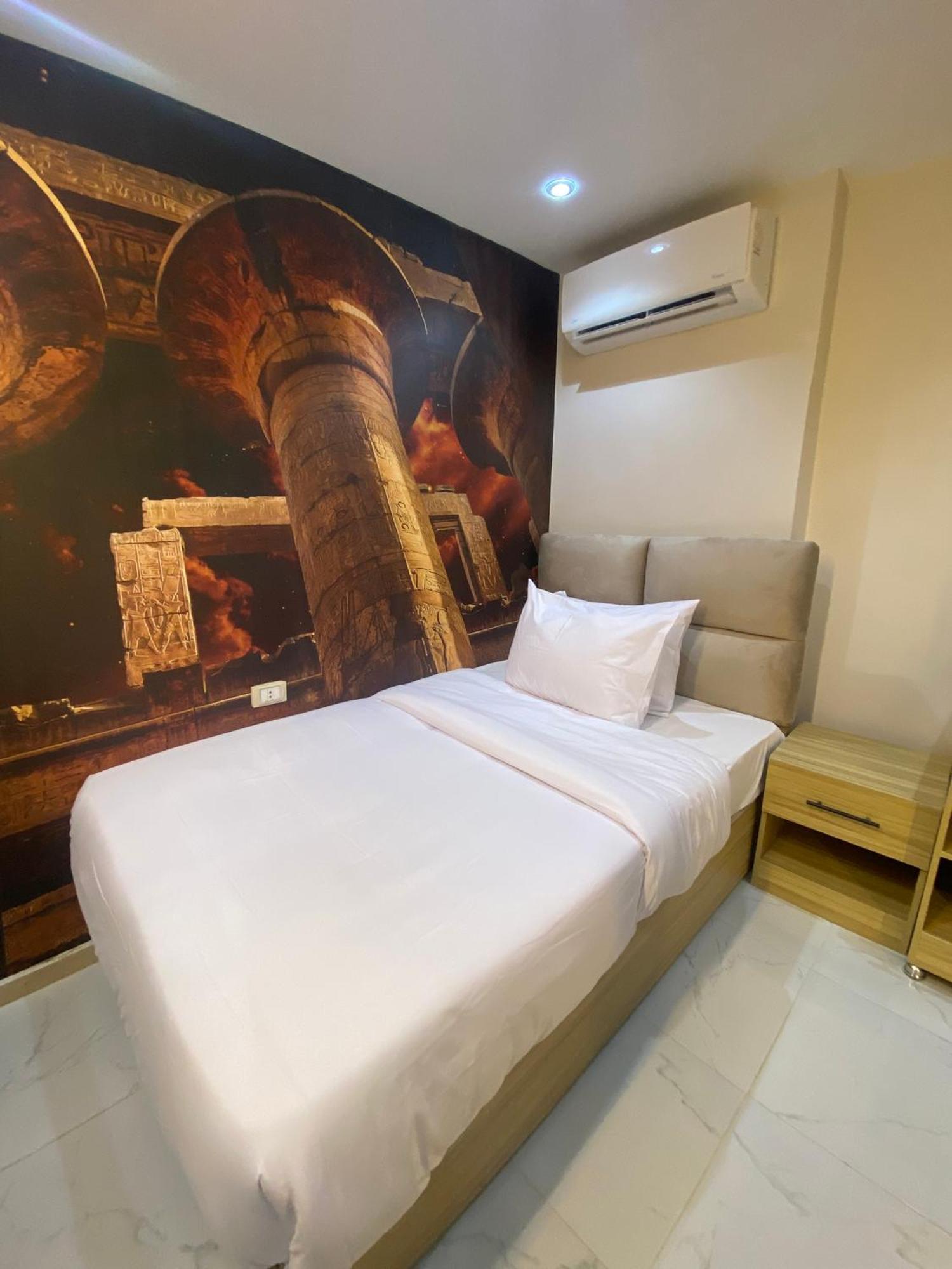 Royal Golden Pyramids Inn Giza Bagian luar foto