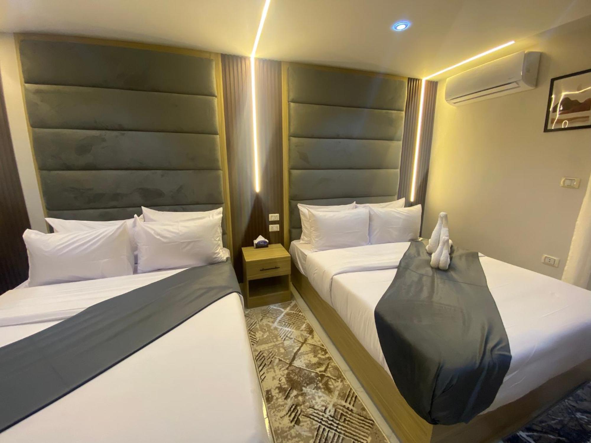 Royal Golden Pyramids Inn Giza Bagian luar foto