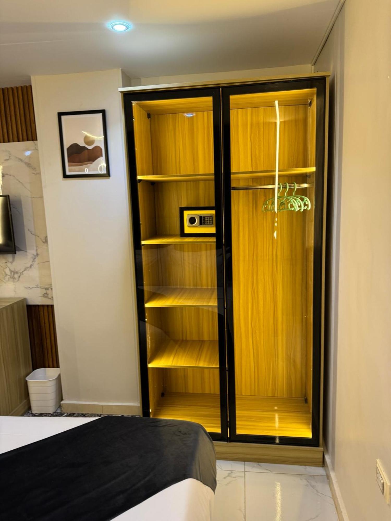 Royal Golden Pyramids Inn Giza Bagian luar foto