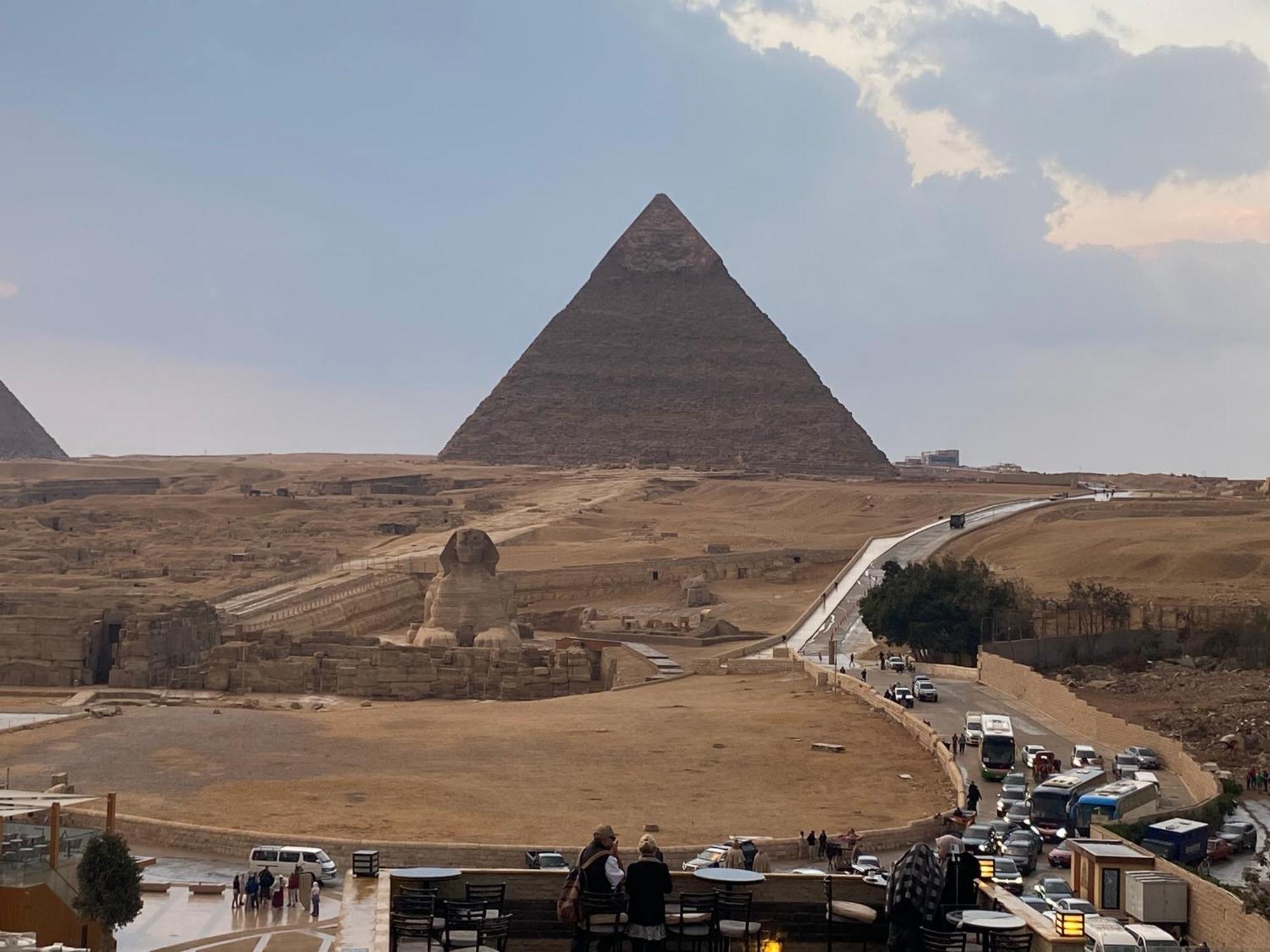 Royal Golden Pyramids Inn Giza Bagian luar foto